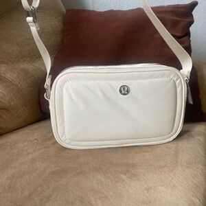 Lululemon - Crossbody Camera Bag White